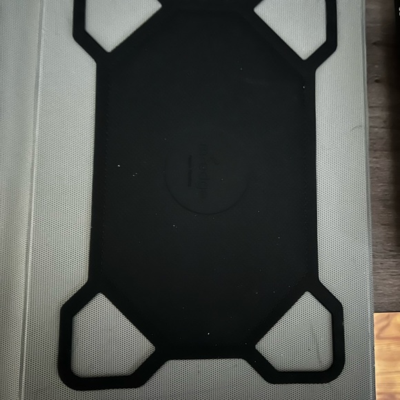 Tablet/ipad case never used but not in box - Picture 3 of 5